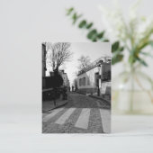 モンマルテのCobbled通りの白黒写真 ポストカード (スタンド正面)