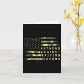 モーオンを育てることに反対するおもしろいパパジョークの怒り カード (黄色い花)