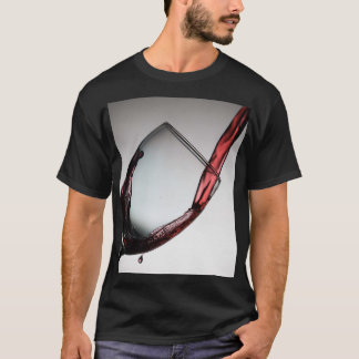 モーションTシャツのエレガンス:ワインアートを注ぐ Tシャツ