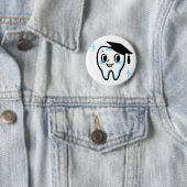 モータルボードを着た可愛い歯キャラクター 缶バッジ (インサイチュ)