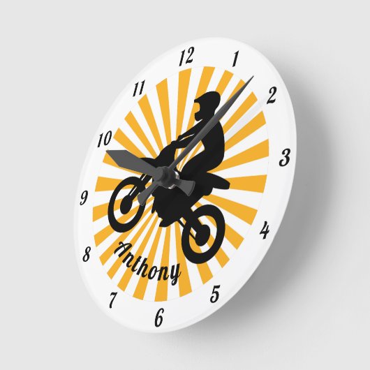 モータークロスエクストリームスポーツオレンジ日が差すことデート   ラウンド壁時計 (傾斜)