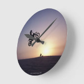 モーターサイクリスト ラウンド壁時計 (傾斜)
