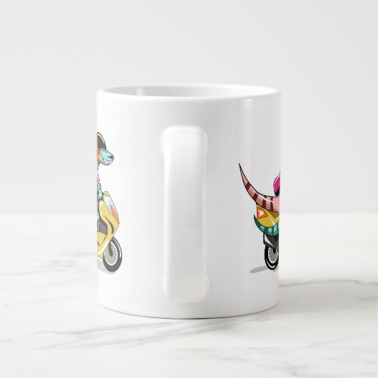 モータースクーターに乗って2人の漫画のラプター。 ジャンボコーヒーマグカップ (裏面)