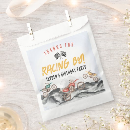 モーターダートバイクバースデーパーティーフェイスバッグ フェイバーバッグ (クリップ留めされた状態)