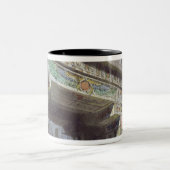 モーツァルト著「魔法のフルート」のための舞台装置 ツートーンマグカップ (中央)