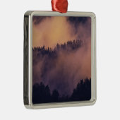 モートンから夕暮れ時に谷に入る冬の霧 メタルオーナメント (右)