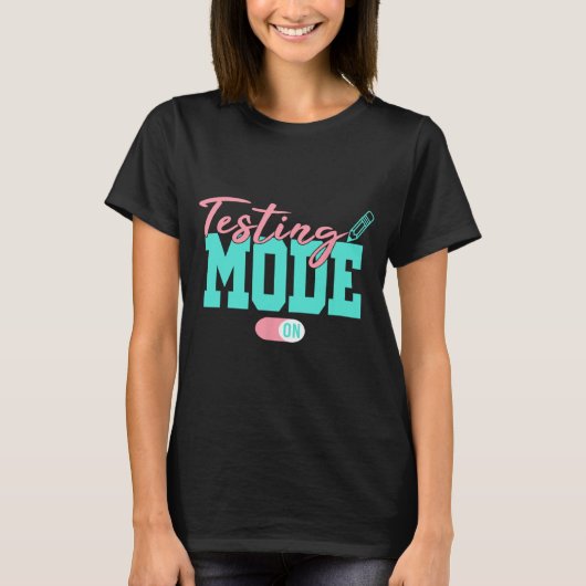 モード学校の最終日のテスト日先生学生 Tシャツ (正面)