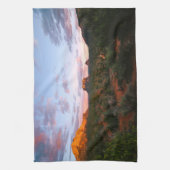 モーニングサンライズセドナアリゾナ砂漠 キッチンタオル (縦)