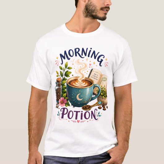 モーニングポーション - 魔法のコーヒー愛好家のための居心地よいデザイン Tシャツ (正面)