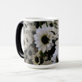 モーフィングマグ – 白黒デイジー モーフィングマグカップ (正面左)