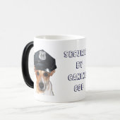 モーフィングマグ – K-9 Copによるセキュリティ モーフィングマグカップ (正面左)