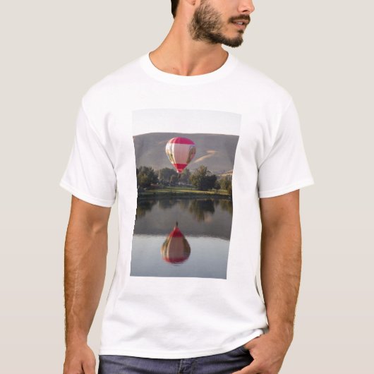 ヤキマ川上空の熱気球 Tシャツ (正面)
