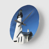 ヤキーナヘッドライトハウスニューポートオレゴン ラウンド壁時計 (傾斜)