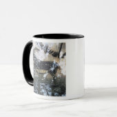 ヤギかセーム皮の黒い部屋の石の絵画、 マグカップ (正面左)