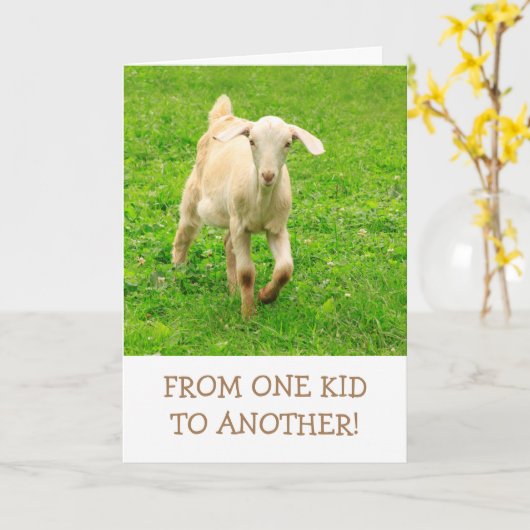 ヤギのパン、ベビーヤギ、かわいい誕生日 カード (黄色い花)