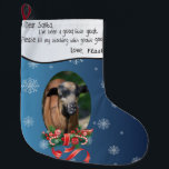 ヤギの写真を追加してSantaと名前を付親愛ける ラージクリスマスストッキング<br><div class="desc">あクールあ！雪の結晶とゴートの写真のための楕円形のフレームのグラデーション青の背景と、リボンを結んだキャンディーケーンの枝を下に – このクリスマスのストッキング書は、子供のような手の中では、このメッセージを持ってい書る：親愛 Santa、私は良い小さなヤギだった。私のストッキングに美味しいお菓子を入れて下さい。愛（そしてヤギの名前にサインする） – 彼らの奇抜なヤギの飼い主のために愛らしい…私のように：)</div>