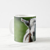 ヤギの写真 コーヒーマグカップ (正面左)