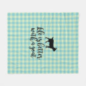 ヤギの国の援助で生活を改善する フリースブランケット (正面(横))