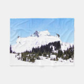 ヤギの山 フリースブランケット (正面(横))