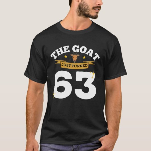 ヤギは63歳から63歳の誕生日ヤギテーマ Tシャツ (正面)