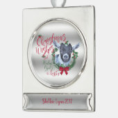 ヤギ |クリスマスウィッシュベビーヤギキスPygmy シルバープレートバナーオーナメント (左)