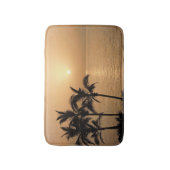 ヤシの木およびロマンチックな日没 バスマット (正面縦)