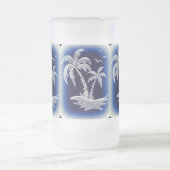 ヤシの木が付いている曇らされた16のozガラス高いマグ フロストグラスビールジョッキ (中央)