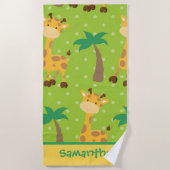 ヤシの木でキリンの冒険 ビーチタオル (正面)