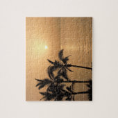 ヤシの木とロマンチックな夕日 ジグソーパズル (縦)