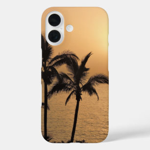 ヤシの木とロマンチックな夕日 iPhone 16ケース
