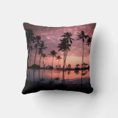 ヤシの木と日没を持つ沿岸熱帯ビーチ クッション (裏面)