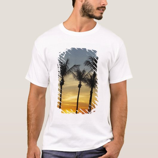 ヤシの木と日没、ミンディルビーチ Tシャツ (正面)