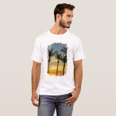 ヤシの木と日没、ミンディルビーチ Tシャツ (正面フル)