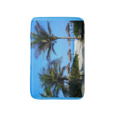 ヤシの木と海ビューを持つサンディビーチ バスマット (正面縦)