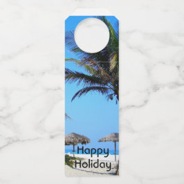 ヤシの木と海ビューを持つサンディビーチ ボトルネックタグ