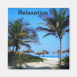 ヤシの木と海ビューコーンを持つサンディビーチ マグネット