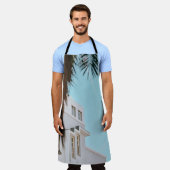 ヤシの木の白いコンクリート建物 エプロン (着用した状態)