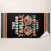 ヤシの木サングラスのレトロな家族の休暇のグルービー ビーチタオル (正面)