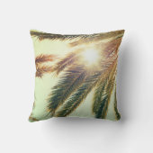 ヤシの木、ヴィンテージ調色の空。 クッション (裏面)