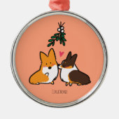 ヤドリギのキスのコーギーのオーナメント メタルオーナメント (正面)