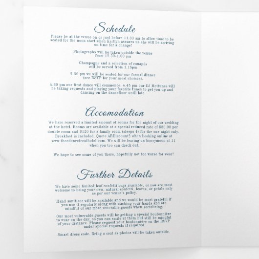 ヤナギの実の青と白のウェディング食事オプションの返信 三つ折り招待状 (内部最初)