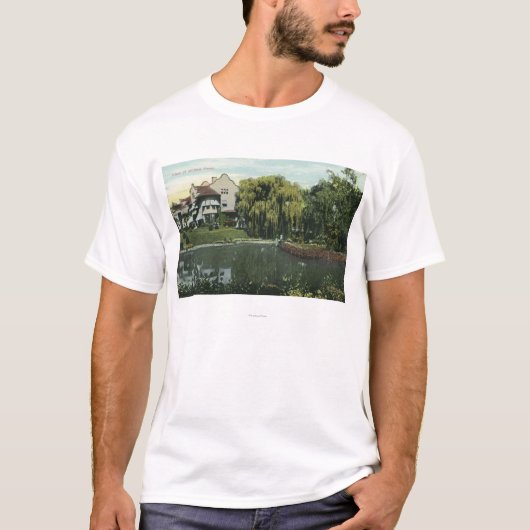 ヤナギの池の眺め Tシャツ (正面)