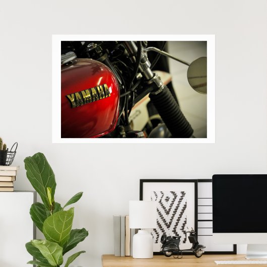 ヤマハレッドゴールデンオートバイポスター ポスター (ホームオフィス)