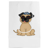 ヤムルカが付いているユダヤ人の休日かわいいベージュパグ ミディアムペーパーバッグ (裏面)