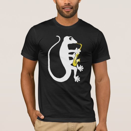 ヤモリのサクソフォーンの暗闇のTシャツ Tシャツ (正面)