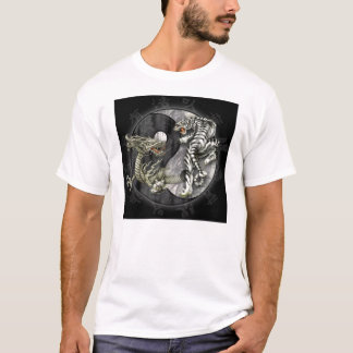 ヤンをying、トラ対ドラゴン tシャツ