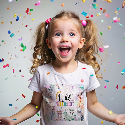 ヤングワイルドアンドスリーサファリアニマルガール誕生日 ベビーTシャツ