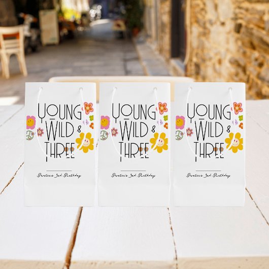 ヤング、ワイルド、および3 |誕生日抱き枕 |スマイル スモールペーパーバッグ