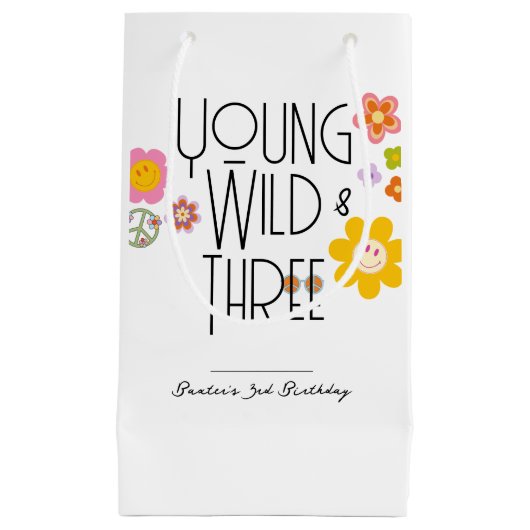 ヤング、ワイルド、および3 |誕生日抱き枕 |スマイル スモールペーパーバッグ (正面)