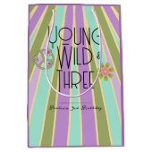 ヤング、ワイルド、および3 |誕生日抱き枕 |ツール ミディアムペーパーバッグ (正面)